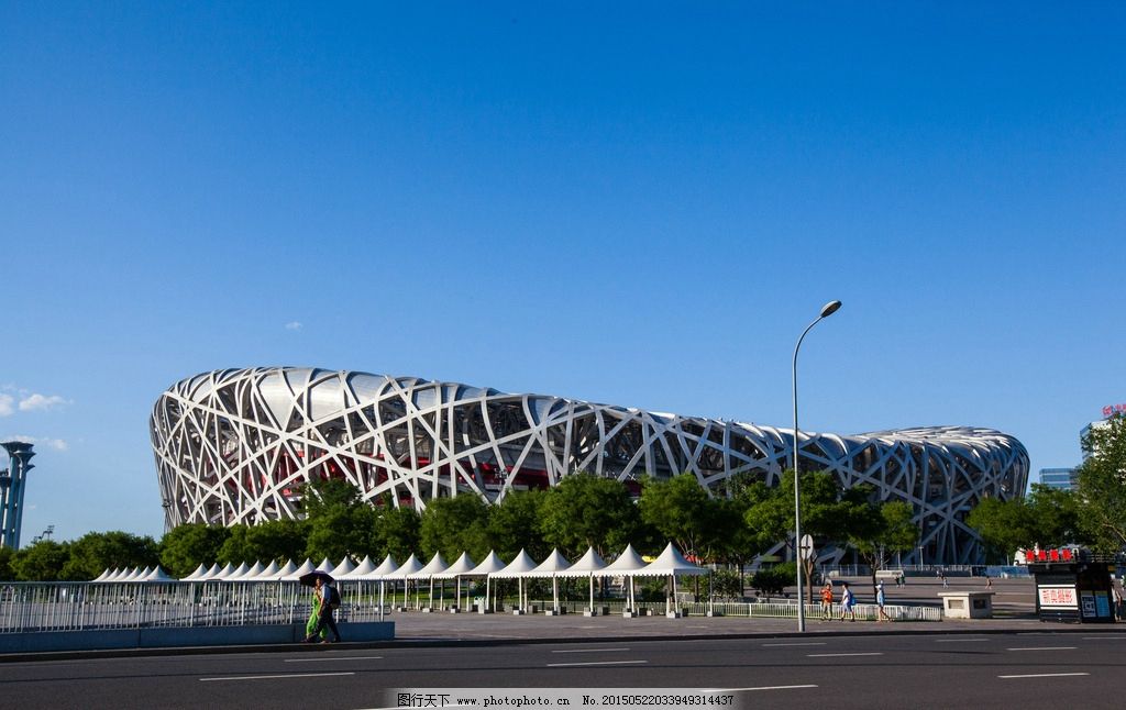 大运体育场附近商场_大运体育馆场外